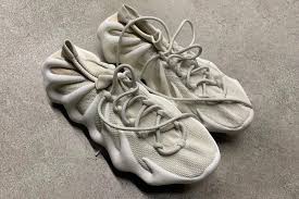 Sneaker fans cash in on yeezy fever: C0 Gnzu Iforvm