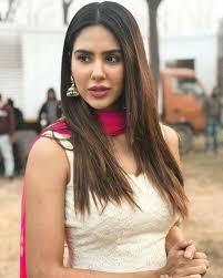 She is also a famous tv personality and has appeared in shows like bigg boss 6 (2012), fear factor: Tamil Actress Name List With Photos South Indian Actress Tamil Actress Diary