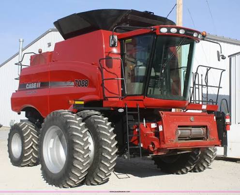 Case IH 7088 Combine