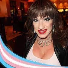 Lenora Meade's Instagram, Twitter & Facebook