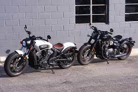 2019 Indian Scout Bobber Vs Triumph Bonneville Bobber Black Review Indian Scout Triumph Bonneville Bobber