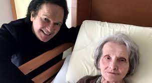Era una persona così per bene, così onesta con insomma si vive alla giornata. Red Canzian Addio Alla Mamma Gianna Ti Penso Lassu Insieme A Papa