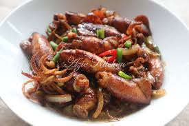 Resepi masakan sotong masak merah kali ini sesuai untuk bujang mahupun sekeluarga. Sotong Masak Kicap Mudah Dan Sedap Azie Kitchen