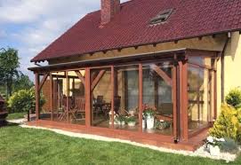 Stil rustic pentru amenajare terasa acoperita cu lemn. Terasa Cu Acoperis Si Pereti Din Sticla Culisanti Outdoor Pergola Backyard Patio Designs Patio Design
