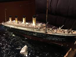 titanic sinking diorama model scale
