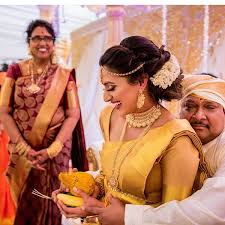 We have a stellar list of wedding hairstyle ideas for short hair that can't be missed. 32 Magnificent South Indian Bridal Hairstyles Shaadiwish