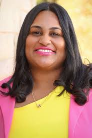 Michelle Derrick's Instagram, Twitter & Facebook