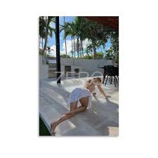 Amazon.com: FWERLCGP Posters for Room Aesthetic Daisy Keech Sexy Poster 2  Canvas Painting Wall Art Poster for Bedroom Living Room Decor  24x36inch(60x90cm): Posters & Prints