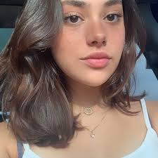 Ana Luz's Instagram, Twitter & Facebook