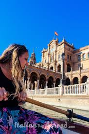 Purtroppo non sempre trattata con riguardo, ho visto un po'di attenzione delle forze dell'ordine a non fare vedi tutti i 270 tour di piazza di spagna su tripadvisor. Piazza Di Spagna Siviglia Fatti Curiosita E Itinerari