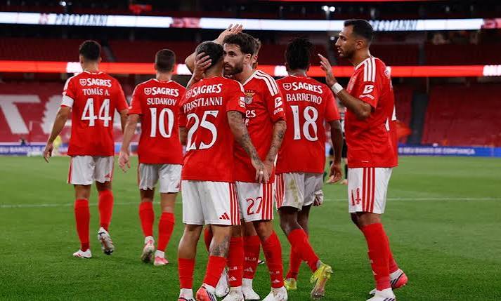 Benfica evinde Kayıp
Ev sahibi ekip evinde 2 defa öne geçtiği maçta ga