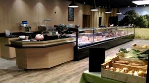 De plus, elle produit des fleurs coupées depuis Lamballe Ferme De La Mare Charcuterie A La Ferme