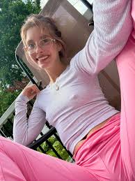 Potteryprincess on X: Is 2 photos better than 1? t.coWPoOYw8ol0   X