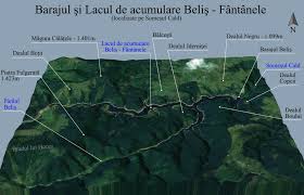 Zona lacului fantanele este situata in vestul judetului cluj in partea nordica a muntilor apuseni, la o altitudine de 990 m pe malul acestui lac, se afla statiunea turistica belis fantanele. Barajul Fantanele Wikipedia