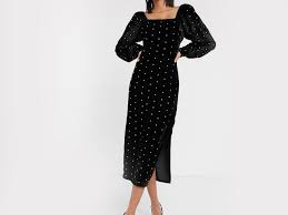 20 Best Winter Wedding Guest Dresses Under 100 Of 2021 In general, a female guest would wear warm clothing, like winter outerwear (heavy coat, hat, gloves, scarf, boots) over what would otherwise be appropriate female wedding guest attire for the wedding in question. winter wedding guest dresses under