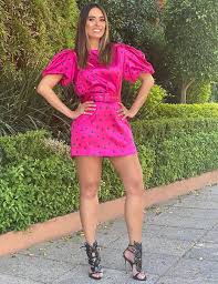 Galilea montijo se encargó de deleitar la pupila de sus fans al disfrazarse de colegiala en el programa hoy debido a que en méxico se celebra el día del niño. Galilea Montijo Muy Delgada Con Este Vestido People En Espanol