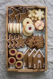 Cute And Easy Diy Christmas Cookies You Need To Copy For The Coming Holiday Christmas Cookies Cooki Christmas Cookies Christmas Cookie Box Christmas Desserts