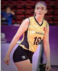 Currently, she plays for vakıfbank istanbul and is a member of the turkey women's national volleyball team. Zehra Gunes Busqueda De Google Athletic Tank Tops Sport Girl Sporty