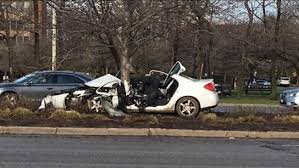 Child killed when abductor crashes into tree at high speed. Man Critically Injured In Lake Shore Drive Crash Where Car Hit Tree Abc7 Chicago
