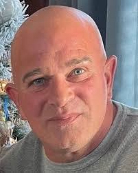 Dennis Ponte's Instagram, Twitter & Facebook