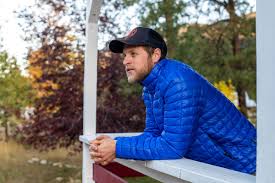 Keep reading to discover how to layer clothes while hiking or camping, plus tips on the best outdoor pieces for both hot and cold weather. Best Outdoor Clothing Brands Of 2021 Switchback Travel