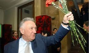 László kovács was born on may 14, 1933 in cece, hungary. Ifju Felesegetol Kulon Oregek Otthonaban Eldegel A Baloldal Kedvenc Kulugyminisztere Pestisracok