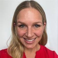 Lisa Uhl's Instagram, Twitter & Facebook