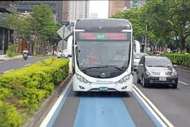 台中首座brt bus rapid transit簡寫 意指快捷巴士 在2014年7月正式在上路 這結合公車 輕軌電車與捷運概念的大眾運輸系統 為台灣大眾帶來了全新通勤感受 隨著台中brt 快捷巴士 上路 成為台灣近期最火熱的大眾運輸系統 連日來話題 新 north asia bus