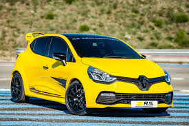 Le forum francophone des amateurs de la future renault clio 4 2012 x98 : R S Performance Bodykit For Clio Iv R S On Oreca Store