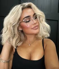 Deandra Jackson's Instagram, Twitter & Facebook