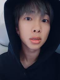 Bts Bangtanboys Bangtan Bangtansonyeondan Rm Namjoon Kimnamjoon Selfie Selca Hoodie Blackhoodie Grayhair Blueh Namjoon Kim Namjoon Bts Rap Monster