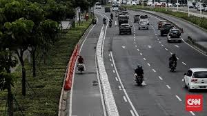 Lockdown di akhir pekan bisa menambah efektivitas psbb (pembatasan sosial berskala. Polisi Tegaskan Pembatasan Mobilitas Jakarta Bukan Lockdown