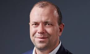 Alexander Pieper's Instagram, Twitter & Facebook