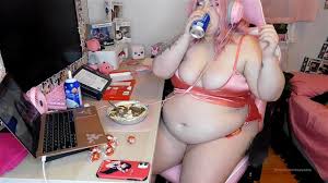 Fat girl try on - video 2 - curves on display on ThisVid