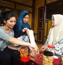 Ini adalah salah sebuah drama adaptasi novel dan ia telah tersenarai diantara calon 'anugerah telenovela 2017'. Telemovie Raya Cinta 11 Syarat