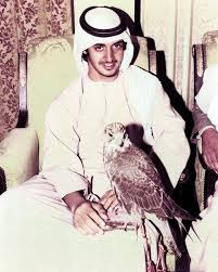 الشيخ محمد بن زايد آل نهيان في لحظات الصبا الصورة تم التقاطها بمدينة ابوظبي عام ١٩٧٠ ميلاديه بعدسة مصور شيوخ الاما Girly Pictures History Uae Muslim People