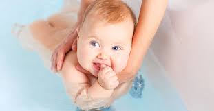 Wenn das erste baden ihres babys bevorsteht, sind viele junge eltern sehr. Mein Baby Baden Baby At