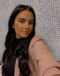 American seeking house cleaning, pet sitting, or house-sitting position in  Switzerland