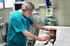 Promuove una cultura di pace e diritti. Gino Strada Emergency Right Livelihood