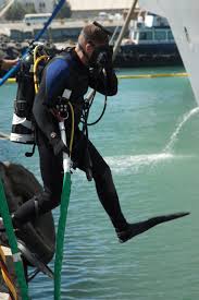 See more ideas about diving suit, diving, deep sea diving. The Skins U S Navy Divers Work In