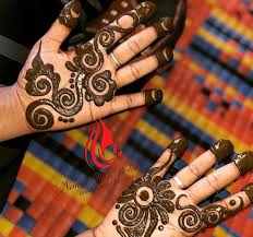 Subscribe for yasmin harka, bayanai masu tada sha'awa da biyan bukata, muna kuma yada alhairi. Sallah Yadda Matan Kano Suka Cika Gidajen Yin Kunshi Da Kitso Freedom Radio Nigeria