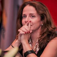 Consequências do atraso na apresentação à insolvência de pessoas colectivas  e de pessoas singulares — Revista de Direito Comercial