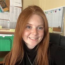 Deidre Andrews's Instagram, Twitter & Facebook