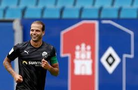 Here on yoursoccerdose.com you will find hamburger sv vs sandhausen detailed statistics and pre match information. Dennis Diekmeier Sandhausen Profi Trifft Gegen Den Hsv Und Die Familie Jubelt Mit Fussball Stuttgarter Zeitung