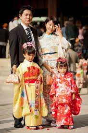 shichi go san family portrait japanese costume japanese kids kimono japan