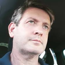 Stephen King se desculpa por comentário após morte de Charlie Kirk