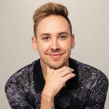 Sheila Ledesma's Instagram, Twitter & Facebook