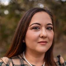 Michelle Cummings's Instagram, Twitter & Facebook