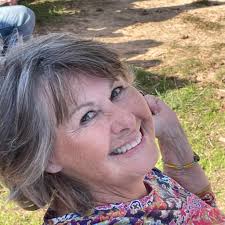 What are some good outdoor bars and restaurants in the Athens, TX area?