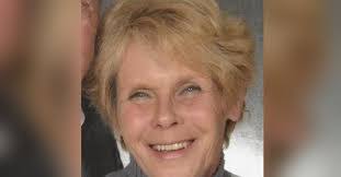 Carolyn Mcphail's Instagram, Twitter & Facebook